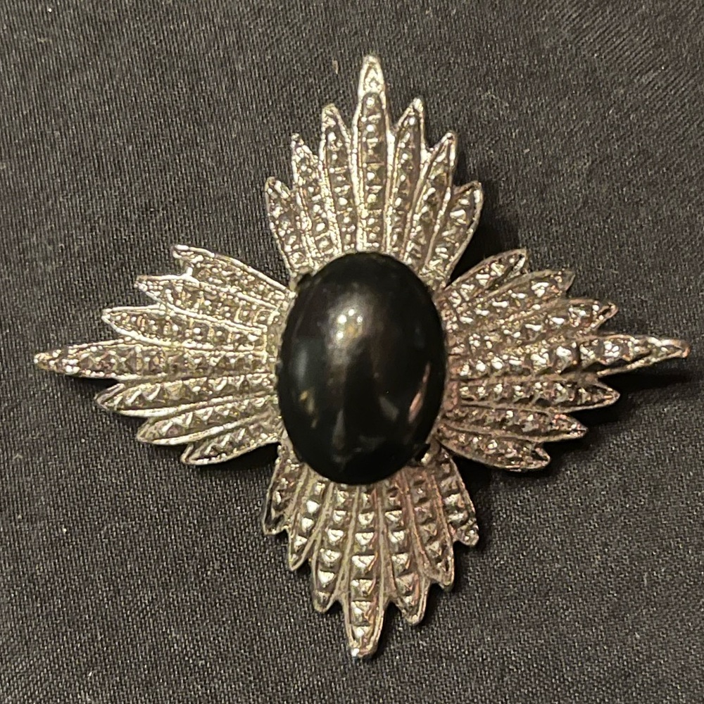 Vintage Silver Tone Brooch with Black Center Stone